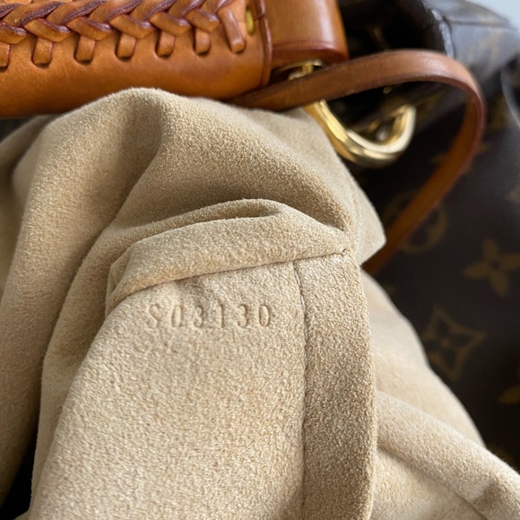 Louis Vuitton Bag - Picture 17 of 17